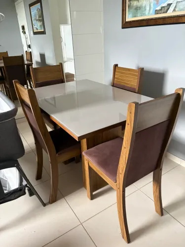 Vende-se mesa 4 cadeiras