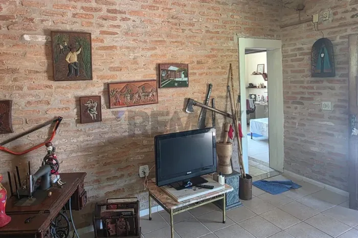 Chácara à venda com 2000m² de terreno no Condomínio Big Valley  Cajuru/SP