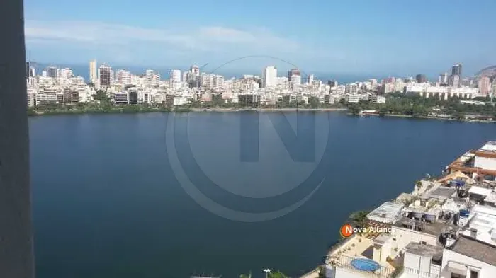 Apartamento - Padrão / Residencial / Lagoa