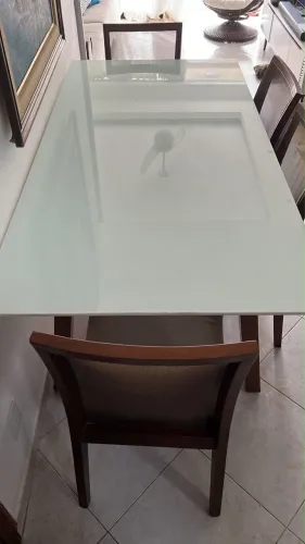 Mesa de Jantar + 4 Cadeiras - Tampo de vidro