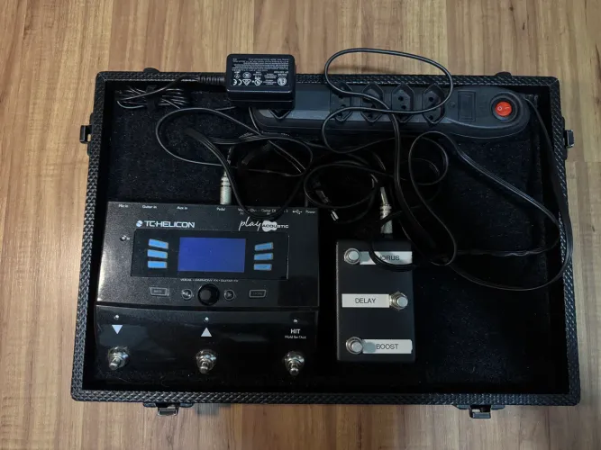 TC Helicon Play Acostic (controlador e case maleta)