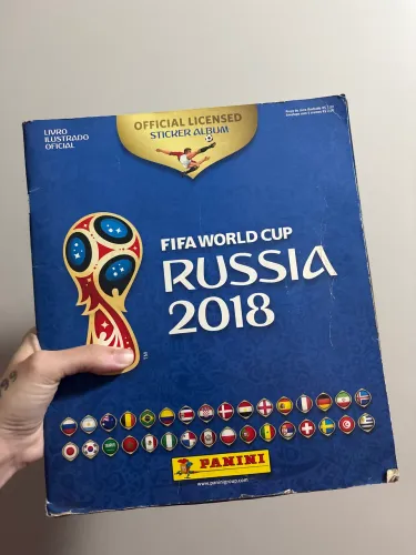 ÁLBUM DA COPA DO MUNDO DE 2018 FALTANDO 85 FIGURINHAS ACEITO CARTÃO