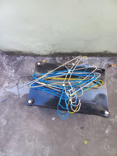 Vendo 60 cabides inox bom para quem trabalha com lavanderia 