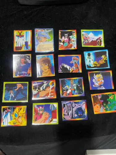 Figurinhas do álbum dos Cavaleiros do zodíaco