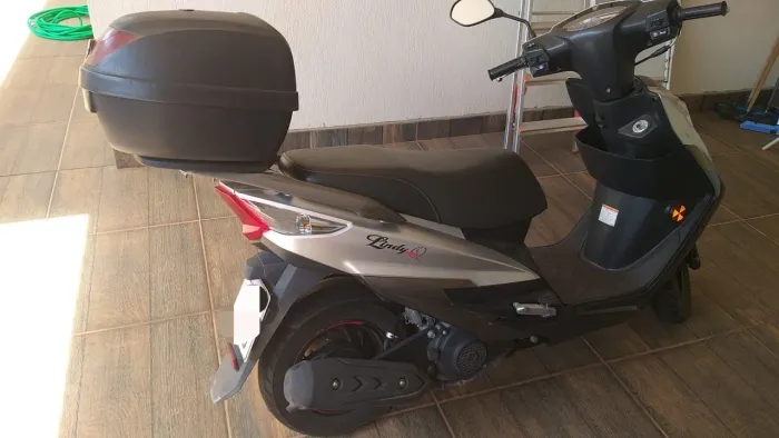 VENDESSE SCOOTER SUZUKI 125