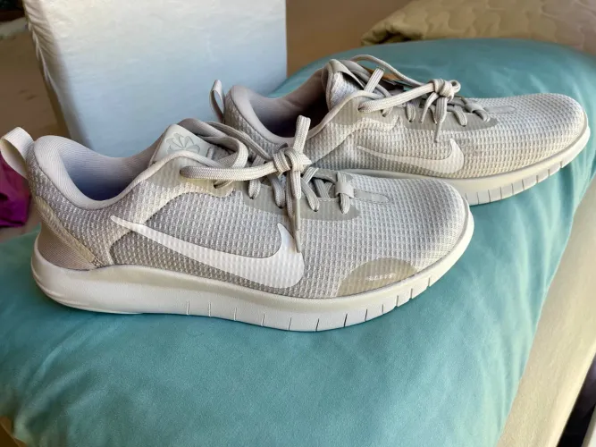 NIKE Novos (Original) tamanho incorreto.