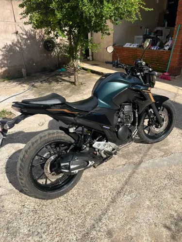 Vende FAZER 250