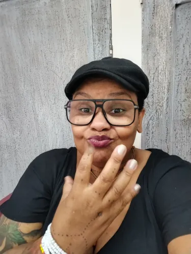 Intérprete e professora de LIBRAS