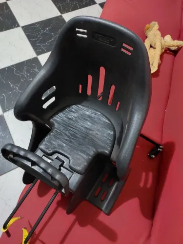 Cadeirinha para transportar criança em bicicleta