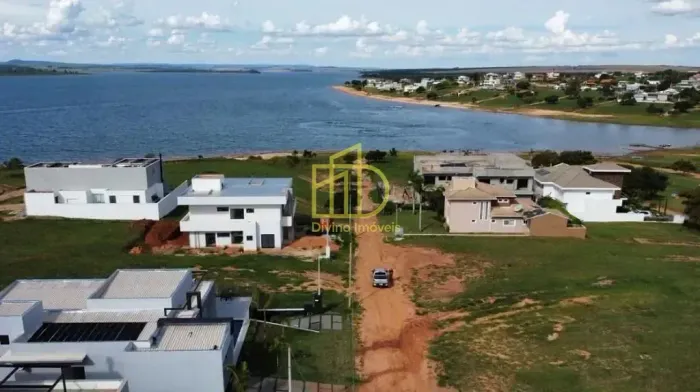TERRENO À VENDA NA REPRESA JURUMIRIM PARANAPANEMA/SP