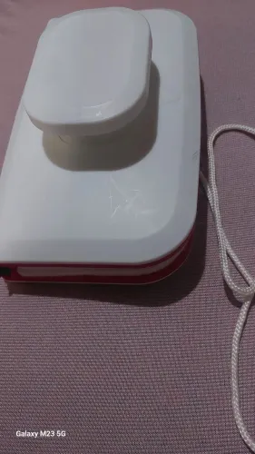 Aparelho magnético para limpar janela