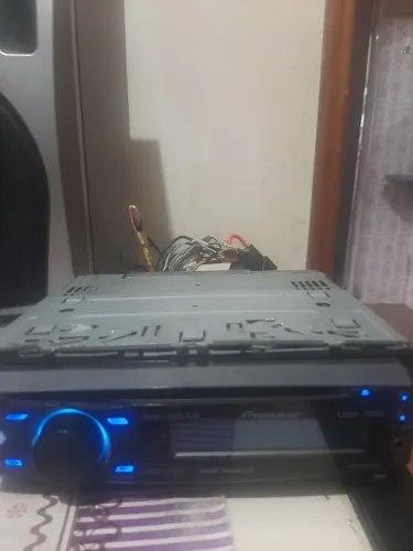 Pioneer DEH-P4080UB toca cd USB MP3 AM/FM com chicote universal Funcionando Perfeito