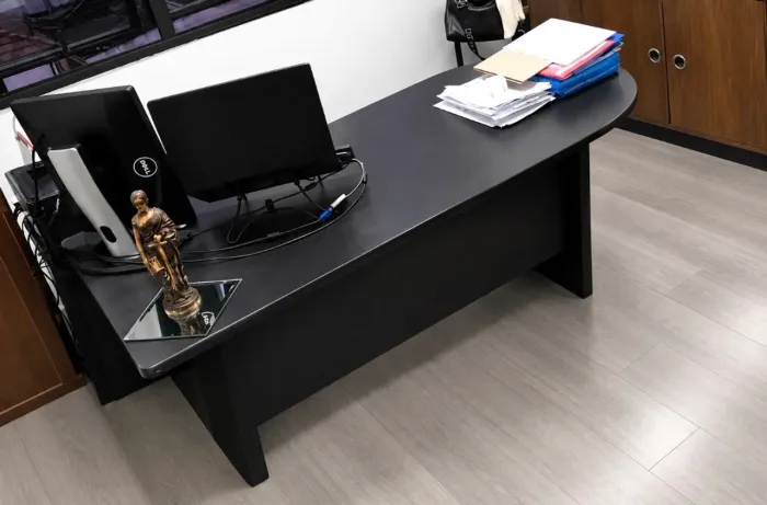 mesa em L gota com gaveteiro - TECAMA