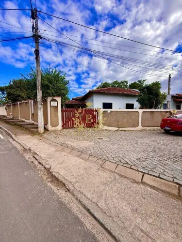 Casa à Venda com 2 Quartos Praça da Bandeira, Araruama/RJ