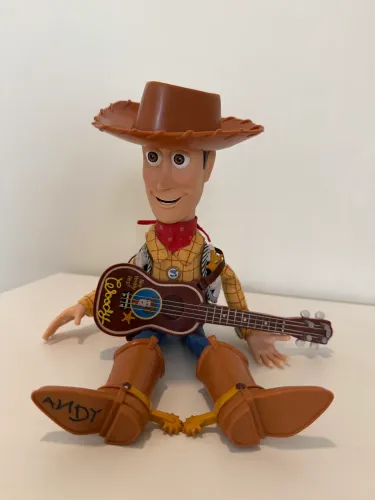 Woody Toy Story 2 Mattel 1999 Musical com Violão e Chapéu
