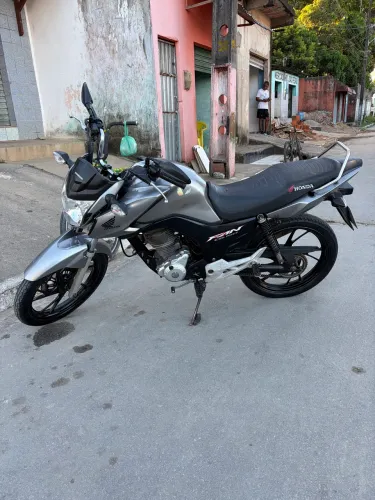 HONDA CG FAN 2023 em até 21x no cartão