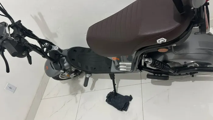 Moto elétrica muito nova, usada apenas 4 vezes