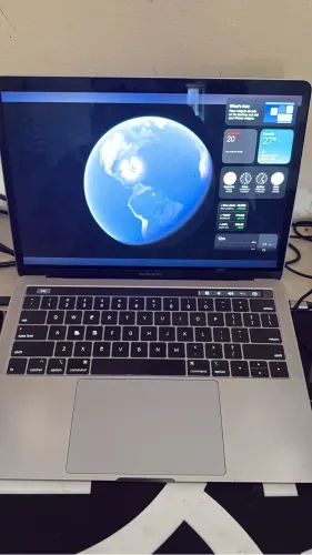 MacBook Pro Touch bar 2018 i7 16 gb de ram