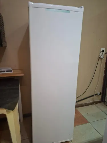 Freezer Consul Semi Novo Modelo CVU20