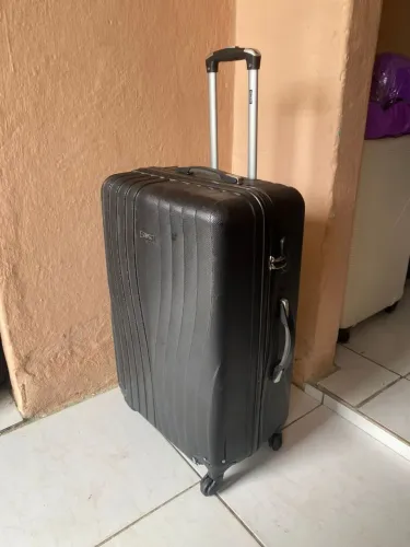 Mala de Viagem 23kg cor Preta