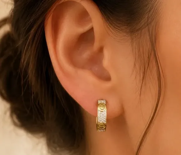 Argolas Love Cravejadas em Ouro 18k 750
