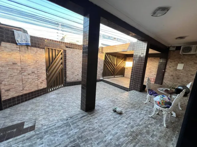 Casa Ampla com 3 Quartos e Excelente Localização no José Conrado Araújo-13