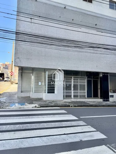 Sala comercial de esquina para locação | Centro | R$ 3.800,00
