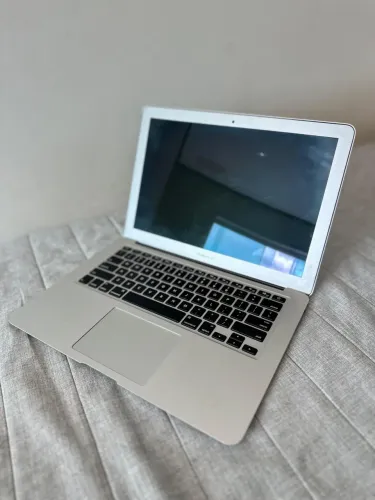 MacBook Air 13" 2017 - 8GB RAM | i5 | Carregador Original 