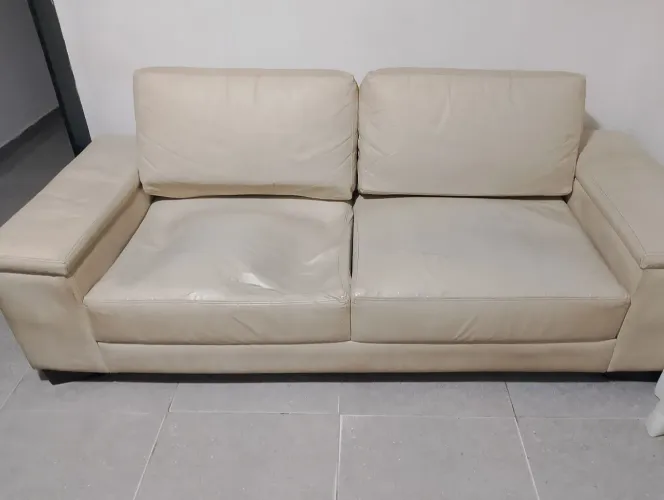 Sofá em Courino 2 MTS
