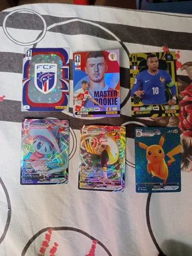 Cartas de pokémon e da copa