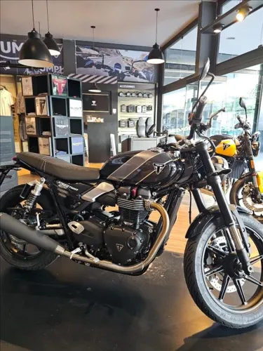 TRIUMPH SPEED TWIN