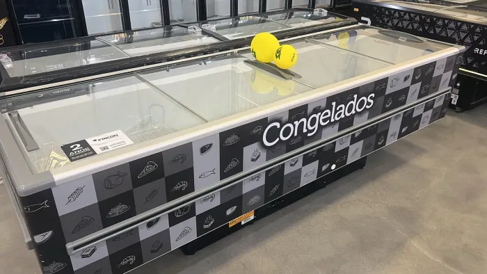Ilha para congelados 3m com 1163 litros com iluminação em led nova