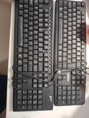 2 Teclados em perfeito estado