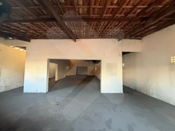 Ponto comercial para locação na Av. Deodoro da Fonseca  Cidade Alta, Natal/RN com 150m²