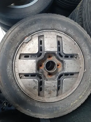 Roda aro 14 Chevrolet monza Sr preta com diamantado original 4x100