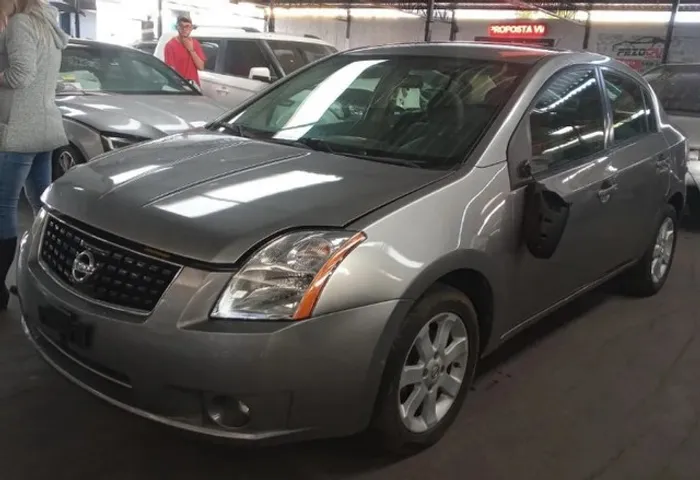 sucata de sentra retirada de peças
