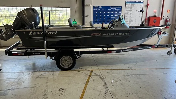 Lancha Levefort Marajó 17 Master Free Style Standard  + Motor de Popa 90 Hp + Carreta Rodo