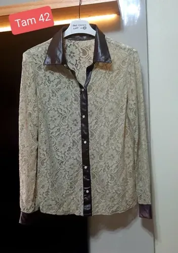 Blusa em renda