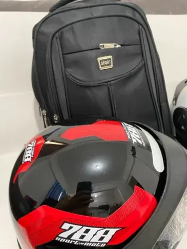 Capacete e mochila courino impermeável