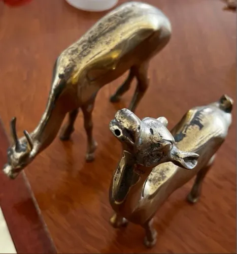 Par de estatuetas de veados em bronze, decoração elegante para sua casa
