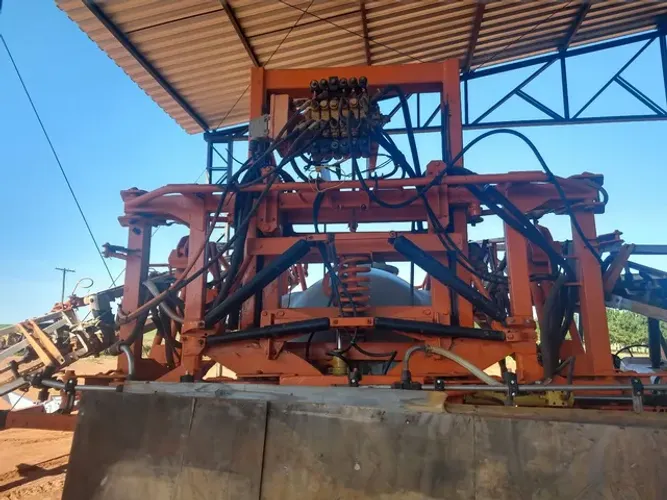 Pulverizador Advance 3000 L