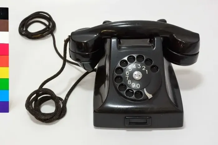 Aparelho de Telefone Antigo relíquia.   