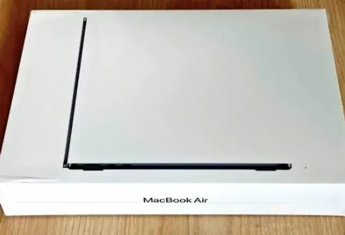 Macbook AIR 15" M3 8GB 256SSD lacrado com garantia 1 ano apple.