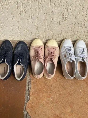 Vendo 3 par de tênis com cordão usados mais em perfeito estado p, uso , 