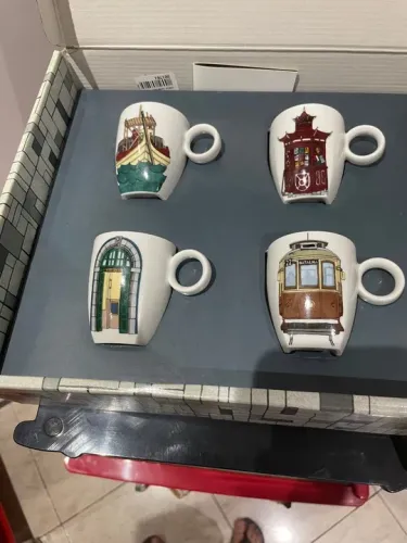 Conj xícaras com Pires