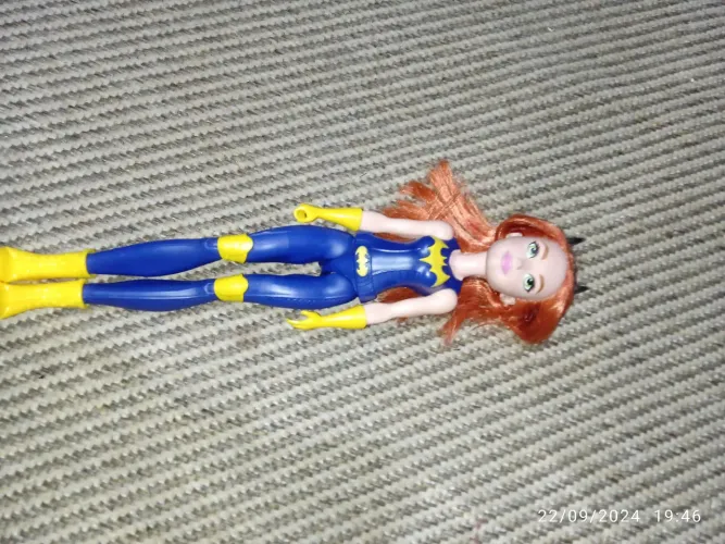 Boneca BatGirl DC comics da Mattel