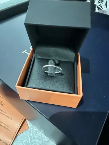 Anel Vivara ouro branco e diamantes 