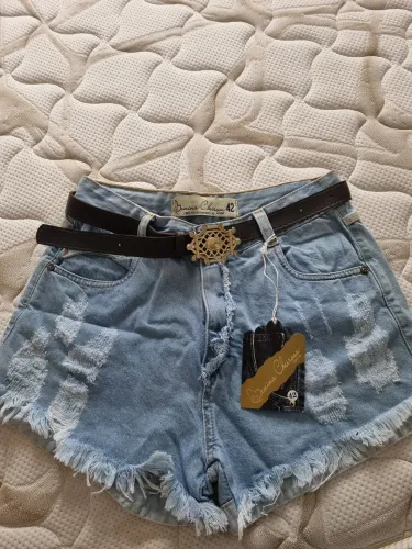 Shorts jeans novo com etiqueta 42