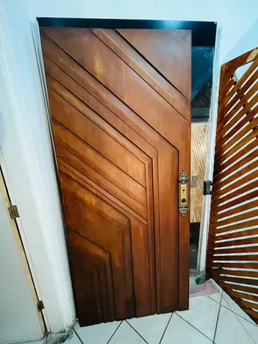 Porta de madeira maciça estilo art déco
