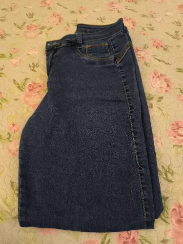 Calça jeans semi nova tamanho 42